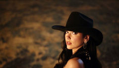 Dua Lipa — «Love Again»