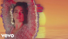 Calvin Harris, Dua Lipa — «One Kiss»