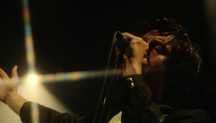 Arctic Monkeys — «I Ain’t Quite Where I Think I Am»